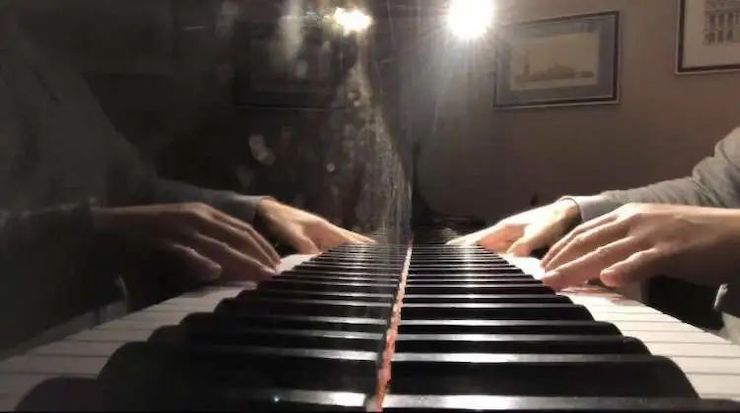 宋思衡的“宅抗疫” | 挑战主播、筹集口罩、闭关作曲，这位取消了20场演出的钢琴家原来这么忙！